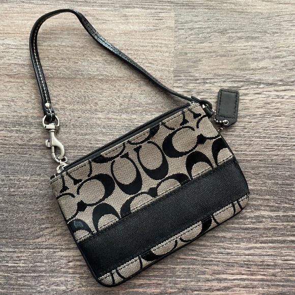 coach bag with c logo